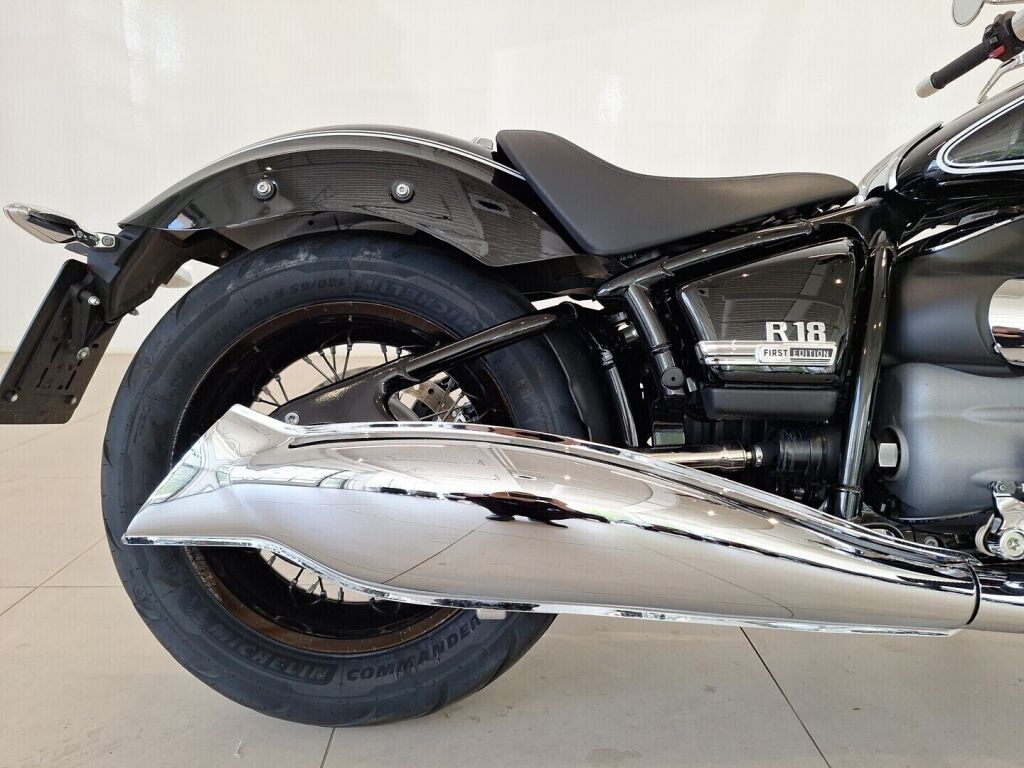 BMW R 2020 Musta