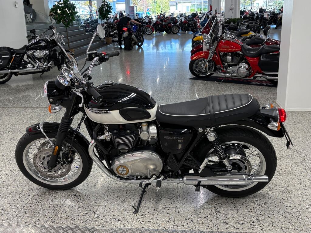 Triumph BONNEVILLE 2025 