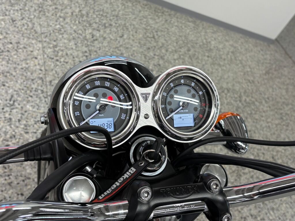 Triumph BONNEVILLE 2025 