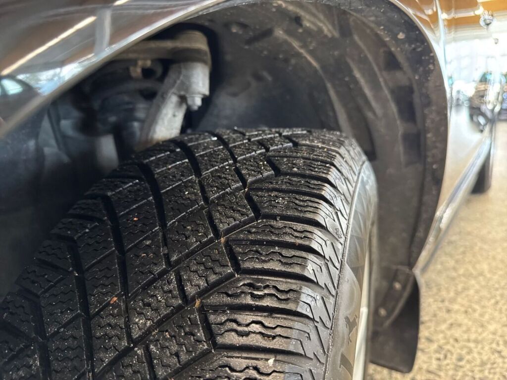 Volvo XC90 2017 Musta