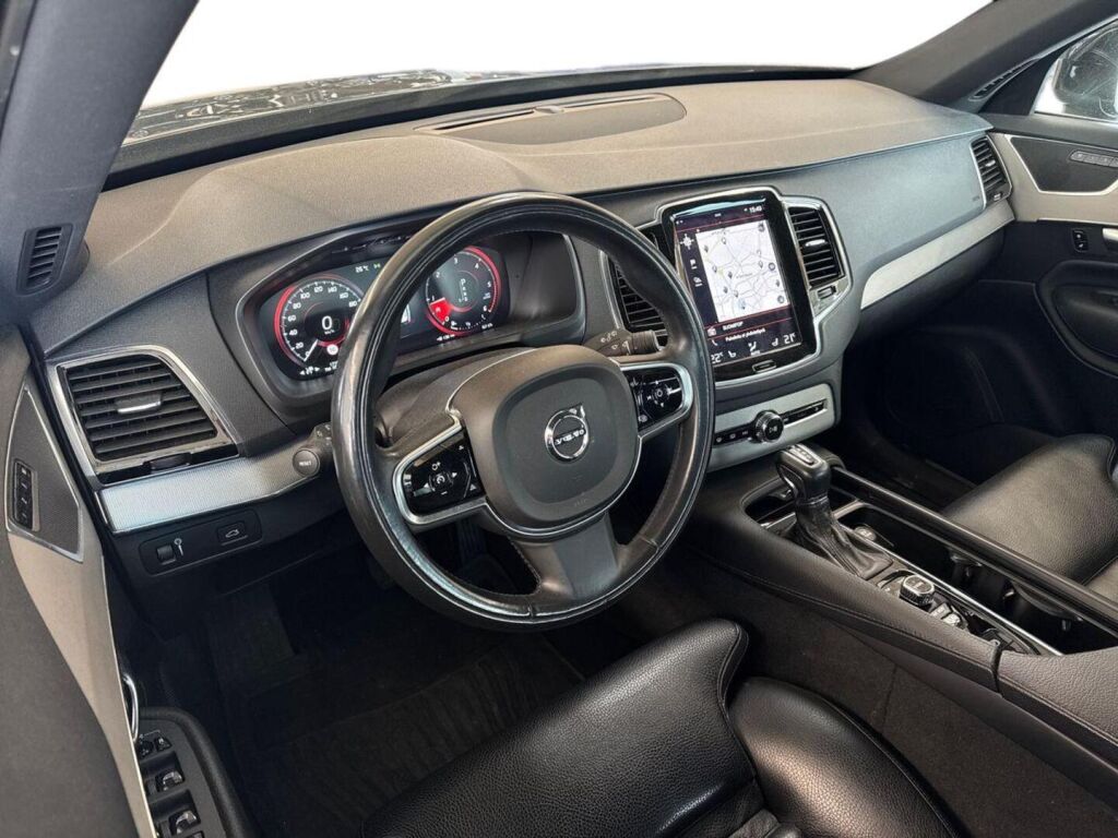 Volvo XC90 2017 Musta