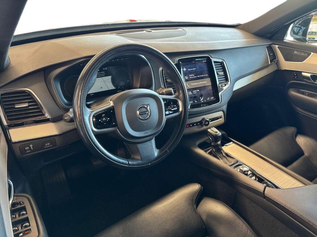 Volvo XC90 2017 Musta