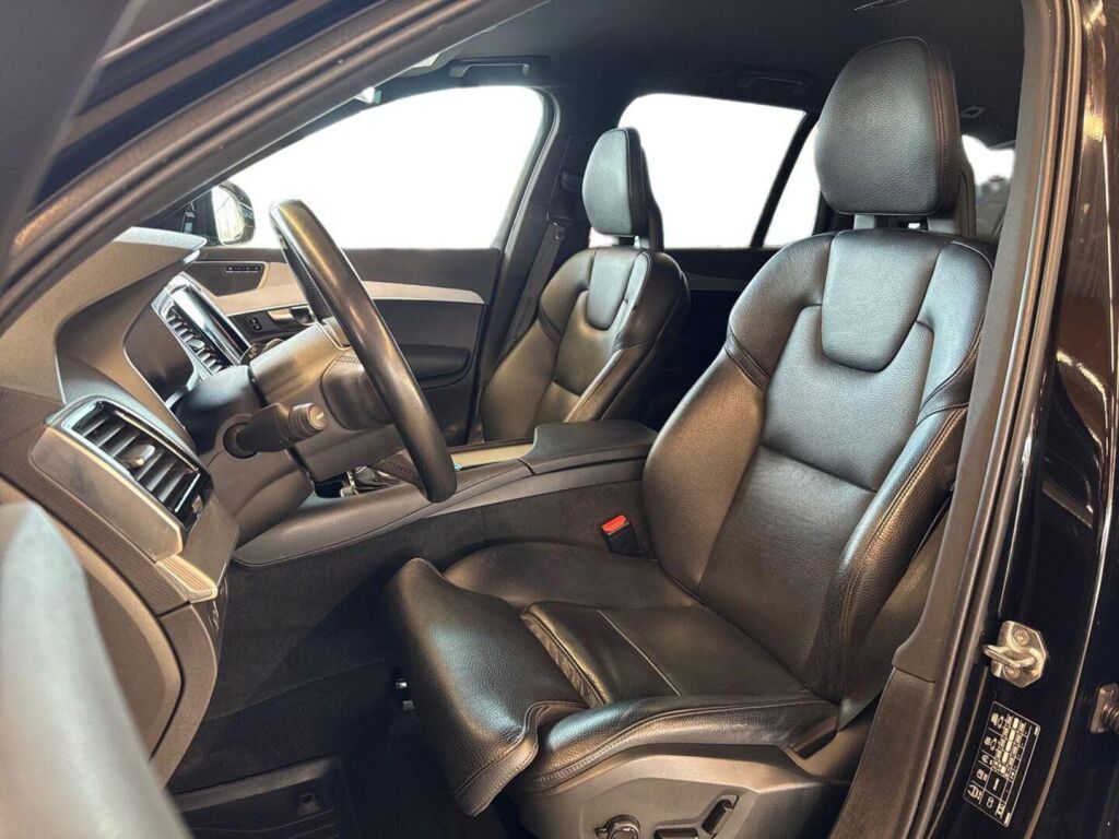 Volvo XC90 2017 Musta