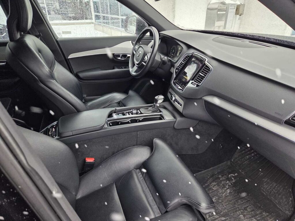 Volvo XC90 2017 Musta