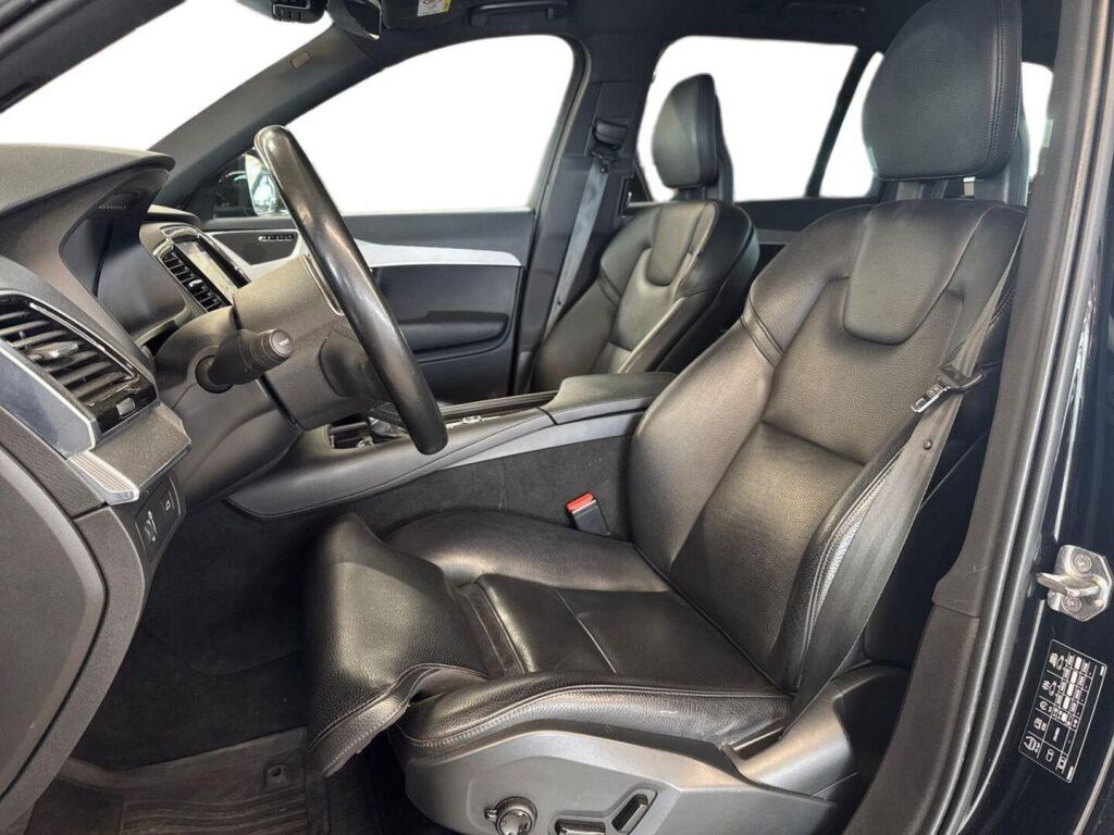Volvo XC90 2017 Musta