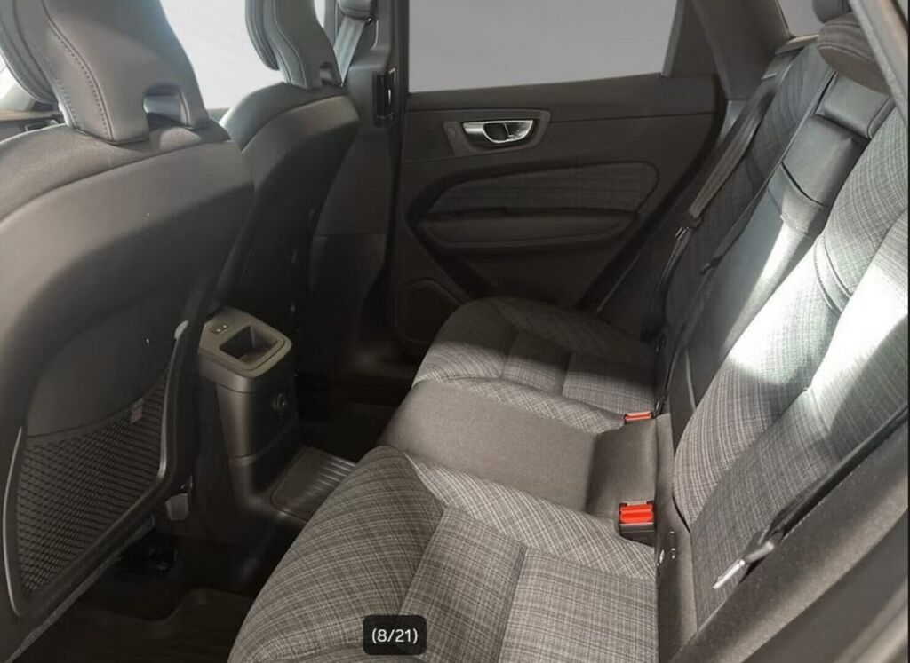 Volvo XC60 2025 Sininen