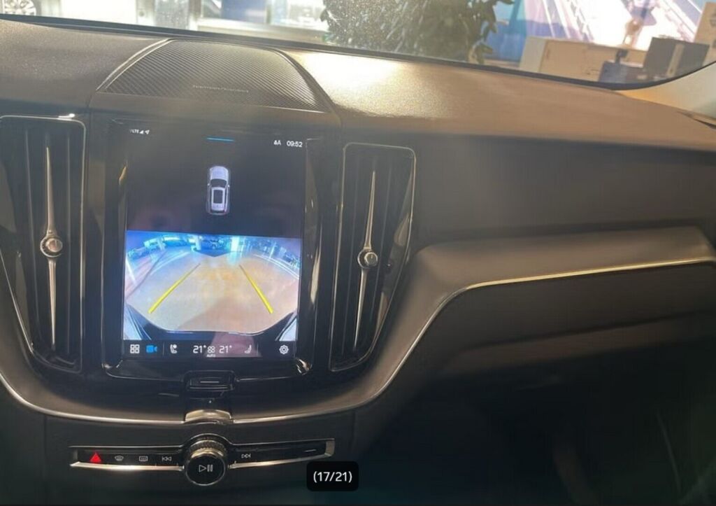 Volvo XC60 2025 Sininen