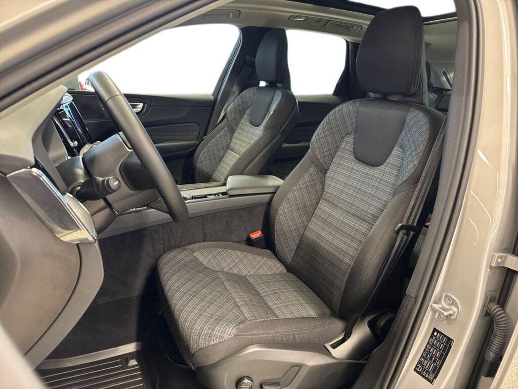 Volvo XC60 2025 Hopea