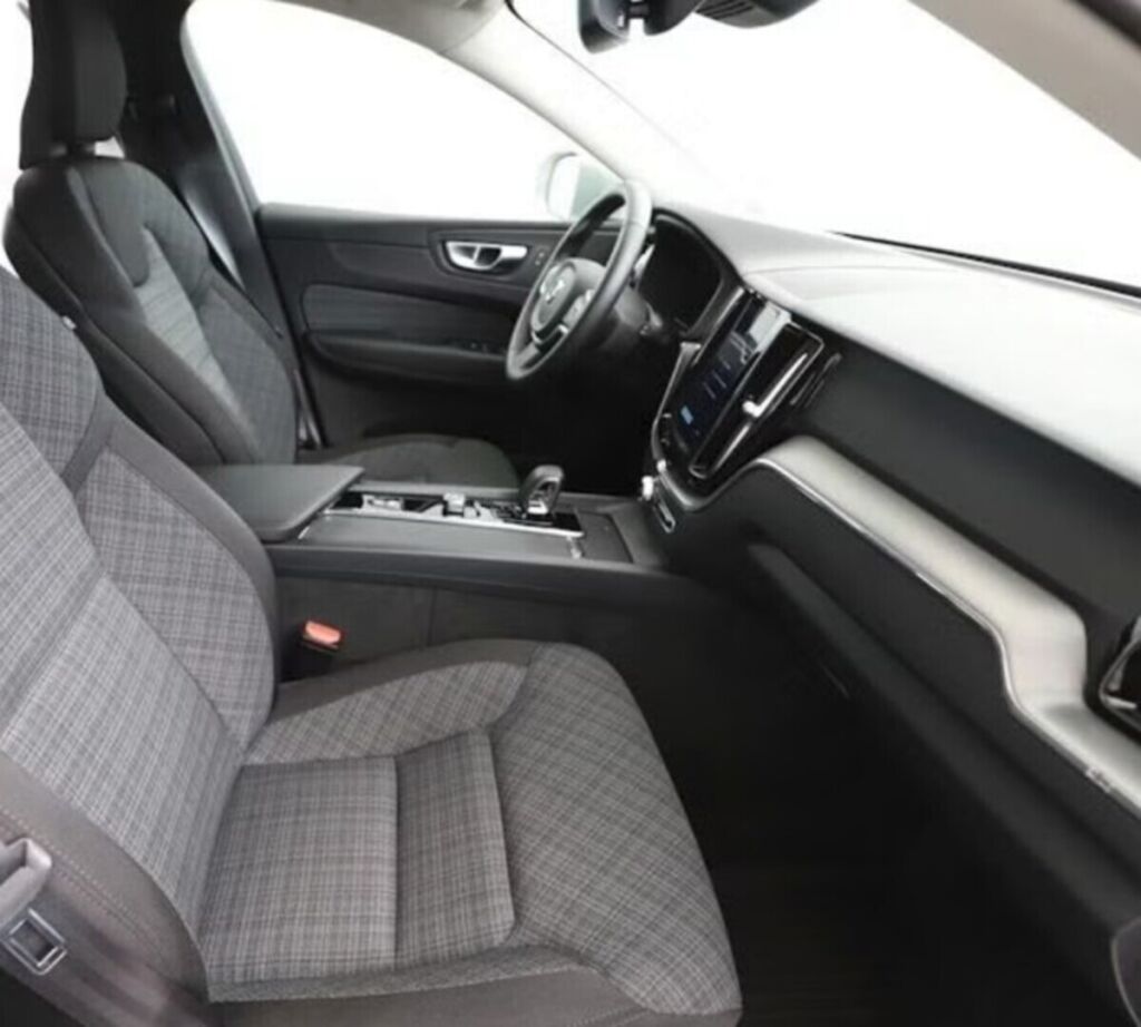 Volvo XC60 2025 Hopea