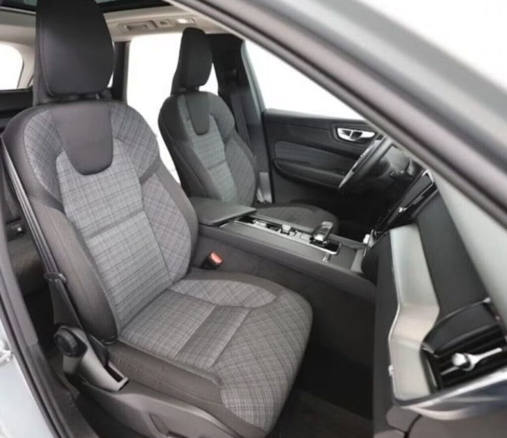 Volvo XC60 2025 Harmaa