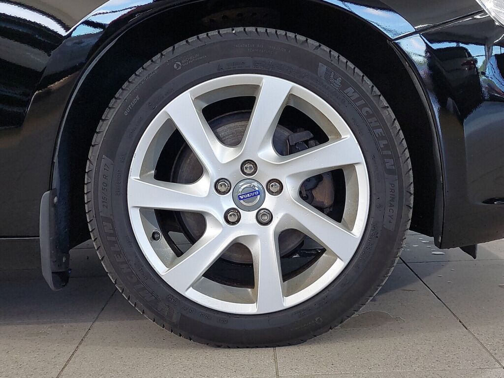 Volvo V60 2014 Musta