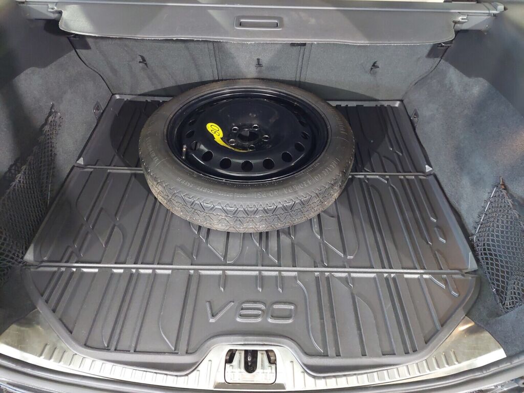 Volvo V60 2014 Musta