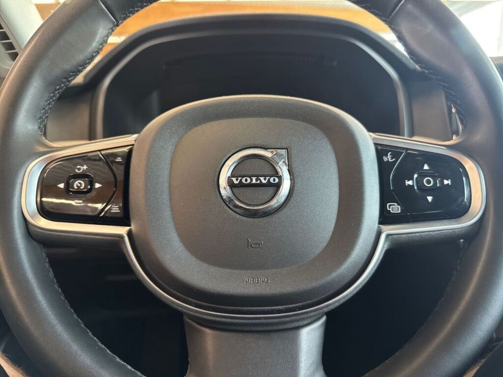 Volvo V90 2023 Musta