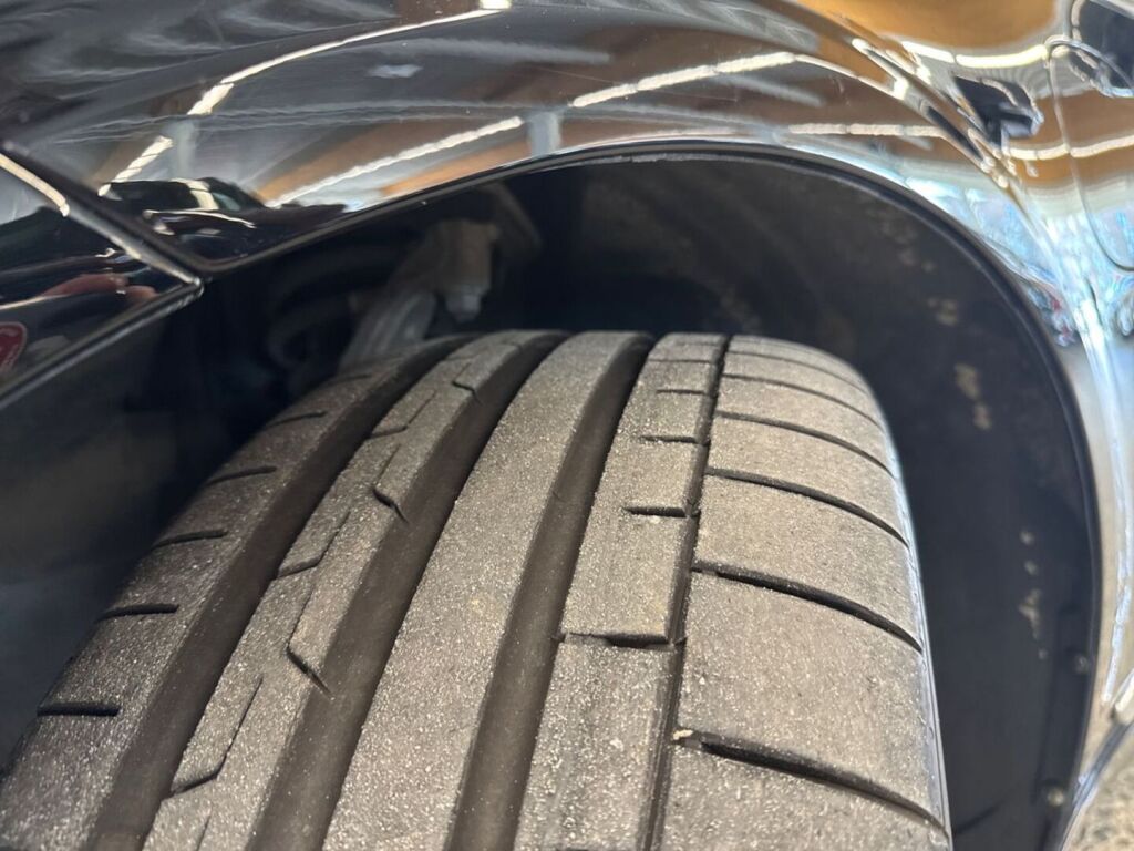 Volvo V90 2023 Musta