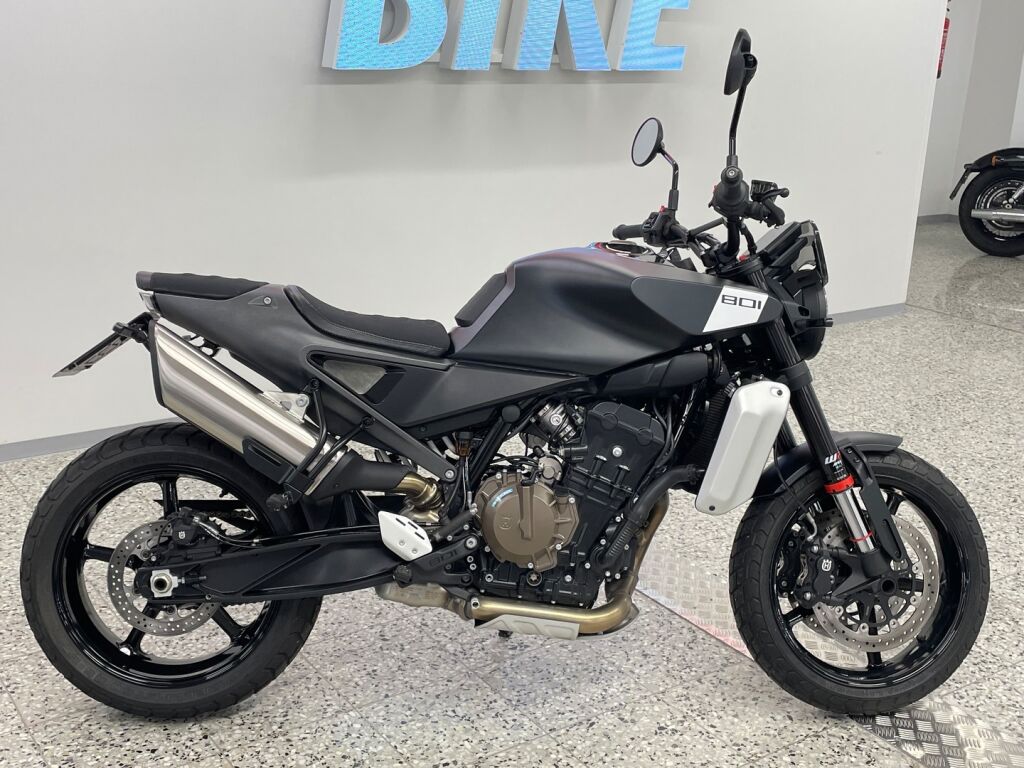 Husqvarna SVARTPILEN 2024 