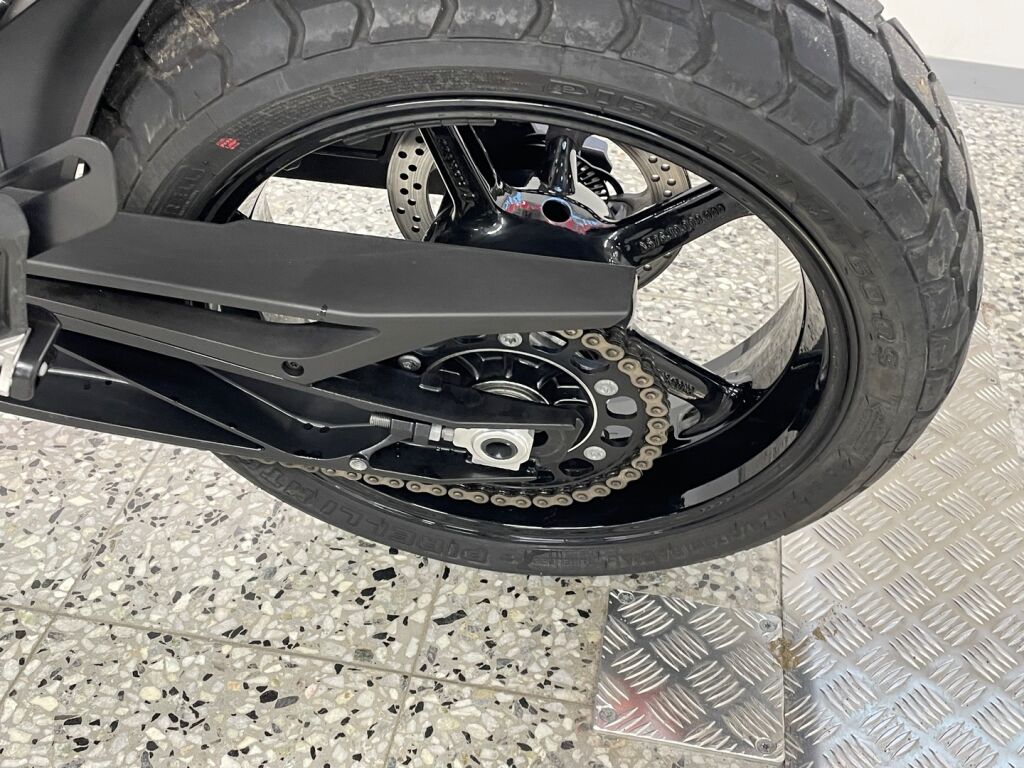 Husqvarna SVARTPILEN 2024 