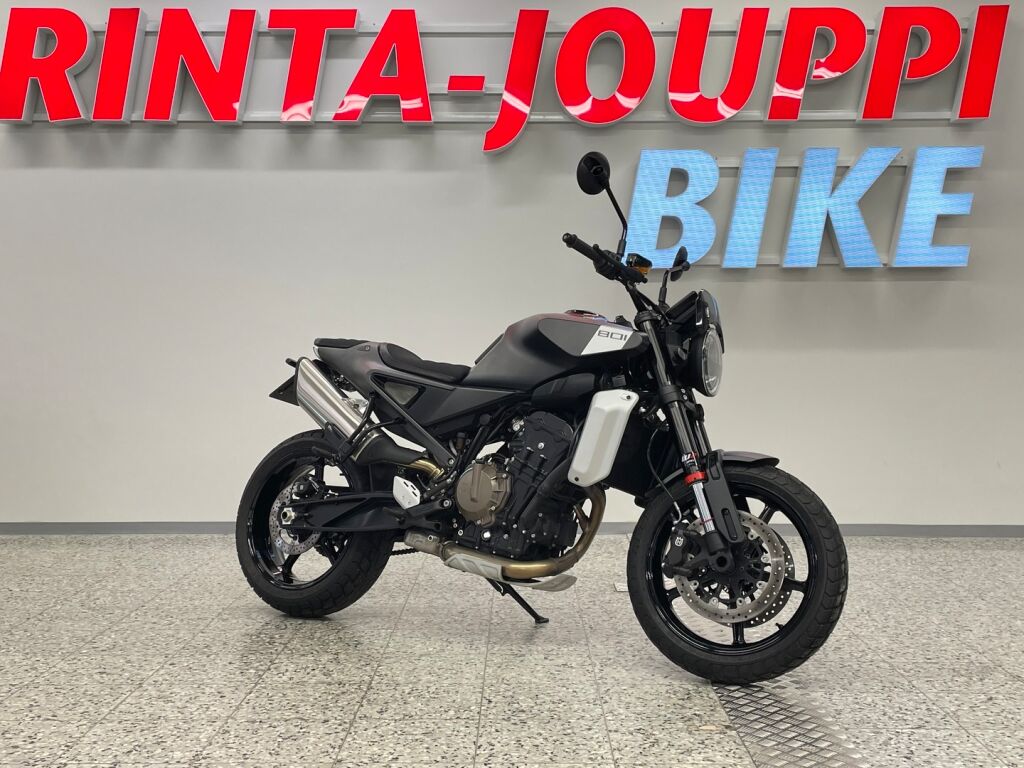 Husqvarna SVARTPILEN 2024 