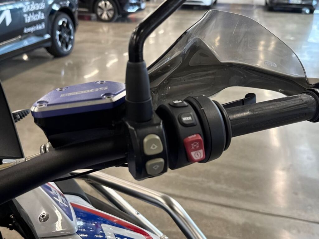 BMW R 2019 moniväri