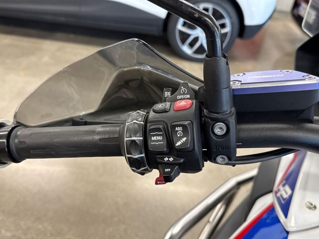BMW R 2019 moniväri