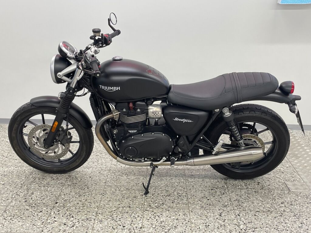 Triumph Street Twin 2016 Musta