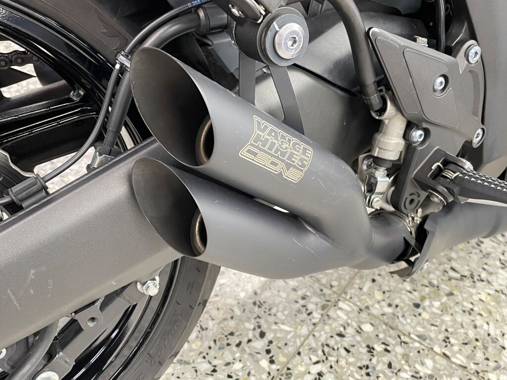 Kawasaki Z 2015 Harmaa