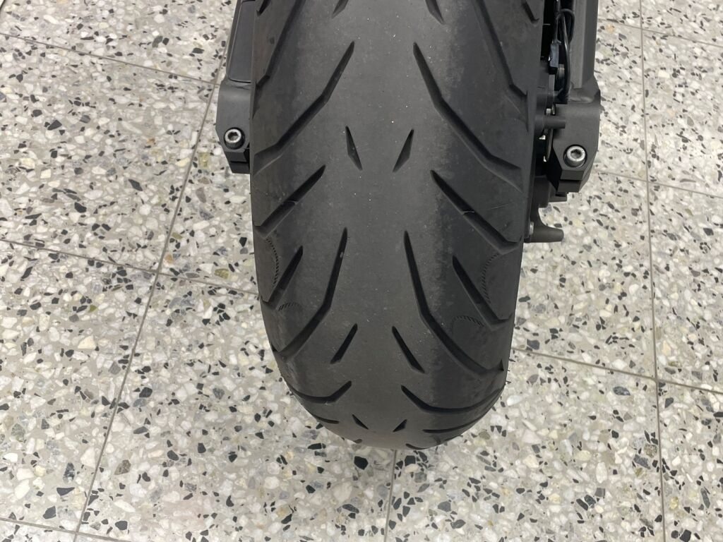 Kawasaki Z 2015 Harmaa