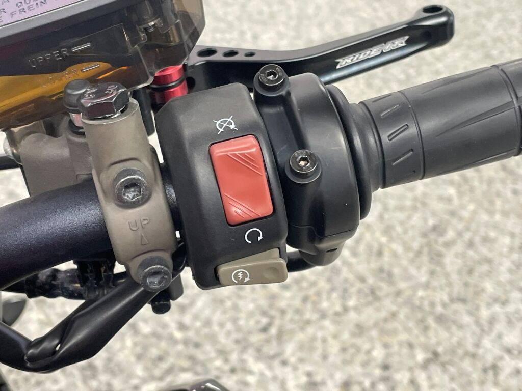 Kawasaki Z 2015 Harmaa
