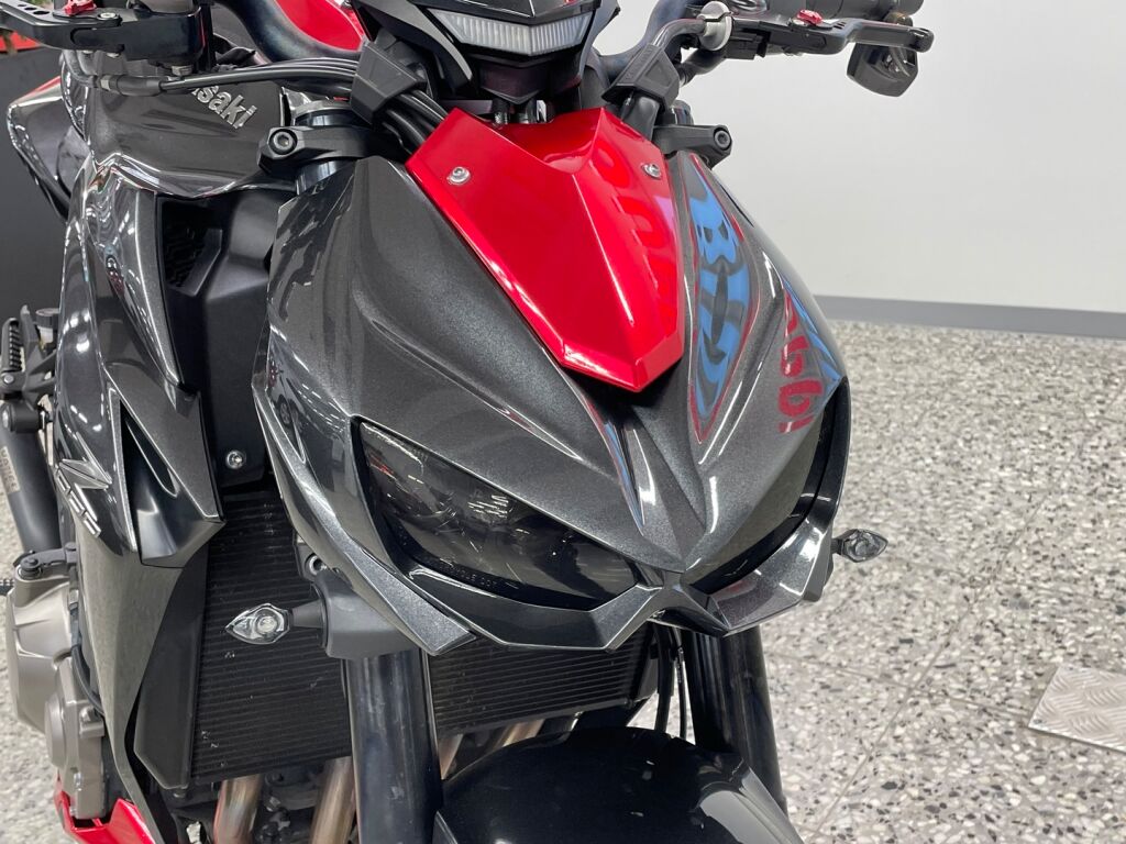 Kawasaki Z 2015 Harmaa