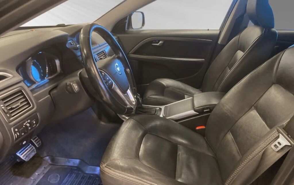 Volvo XC70 2015 Musta