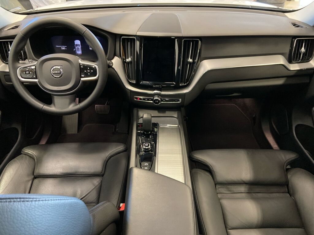 Volvo XC60 2023 