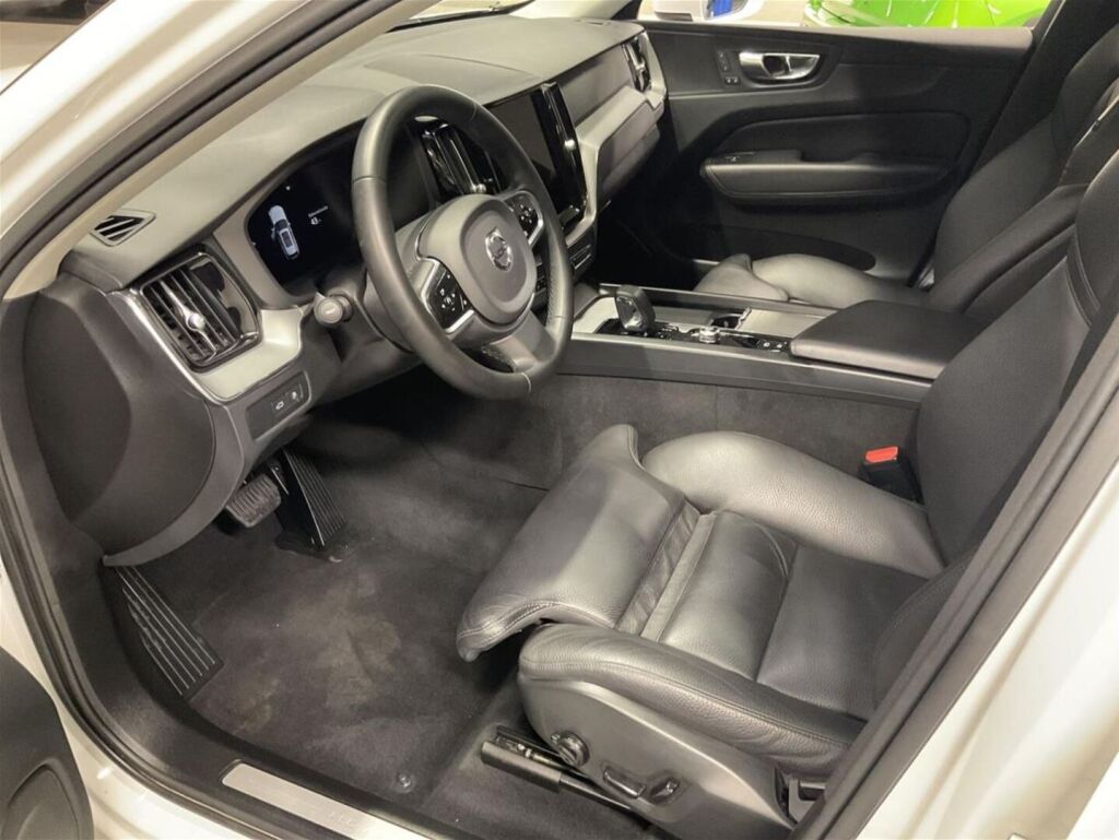 Volvo XC60 2023 