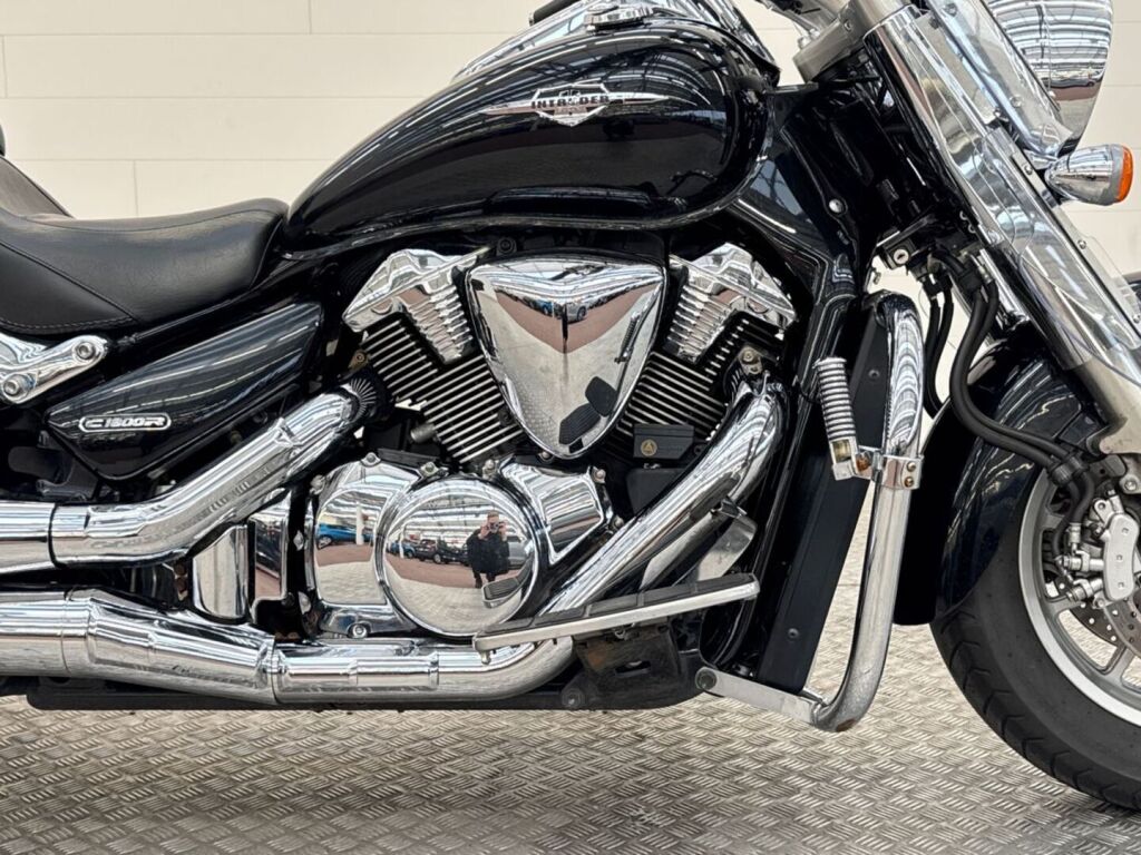 Suzuki INTRUDER 2010 SM V 52