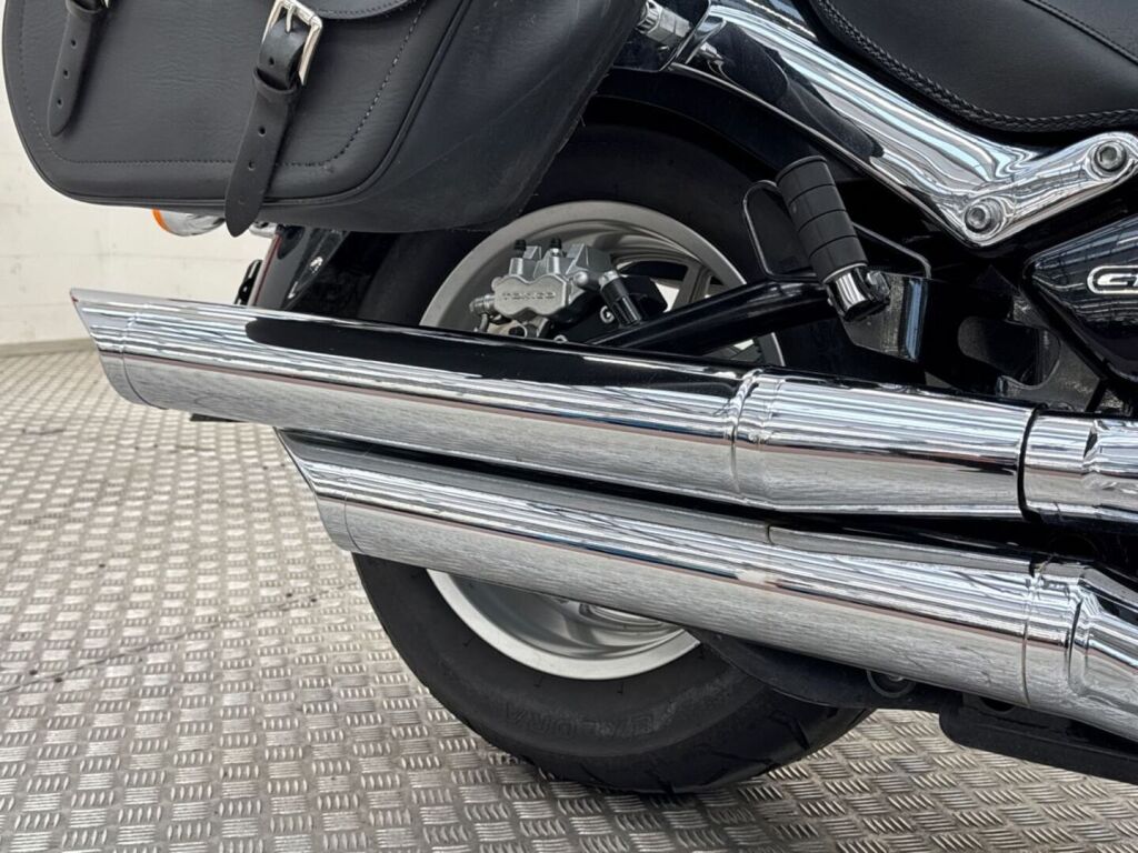 Suzuki INTRUDER 2010 SM V 52