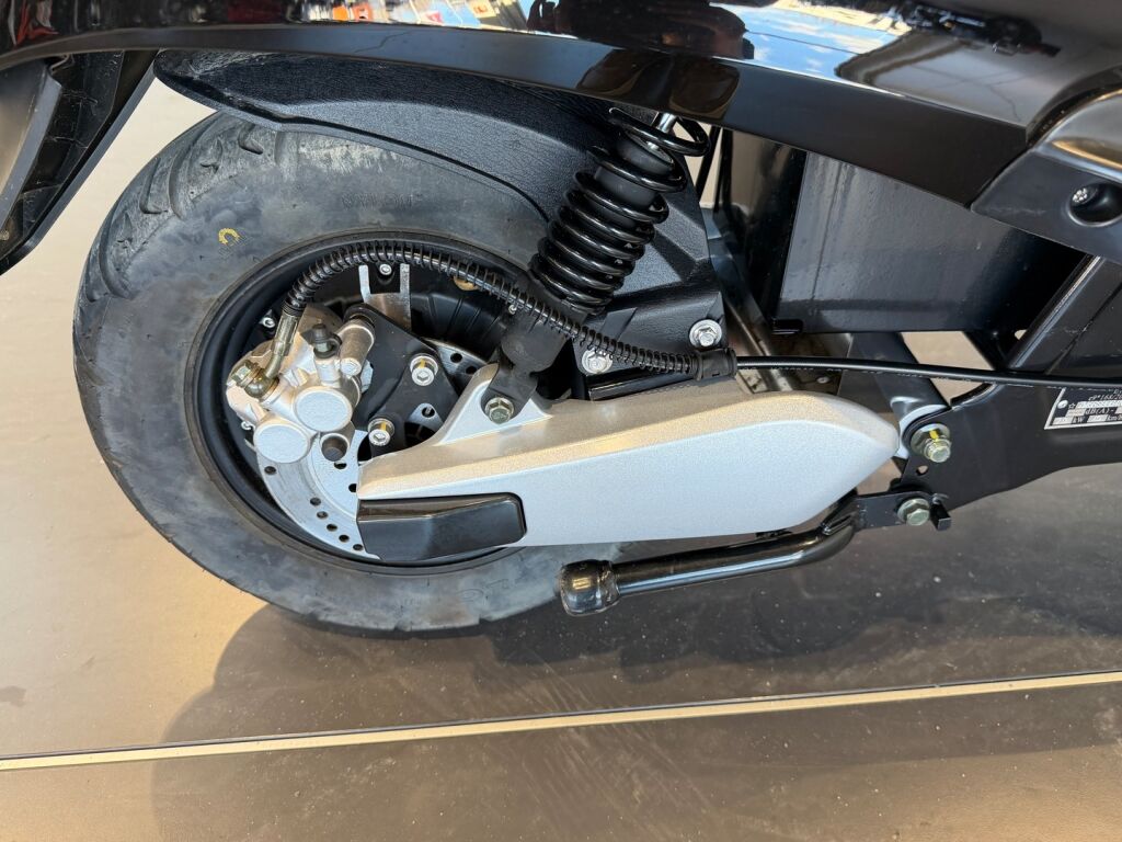 Nioki Classic Rider 2024 Musta