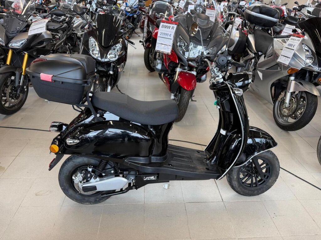 Nioki Classic Rider 2024 Musta