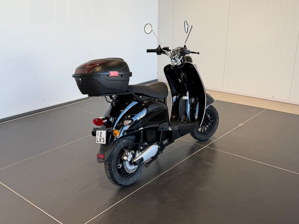 Nioki Classic Rider 2024 Musta