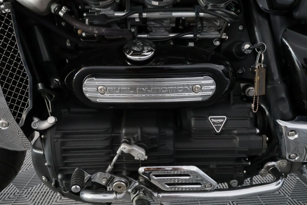 Triumph ROCKET III 2010 Musta