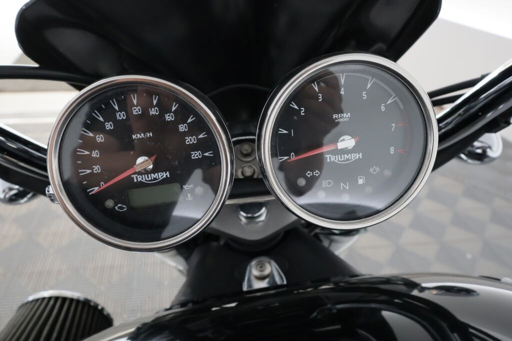 Triumph ROCKET III 2010 Musta