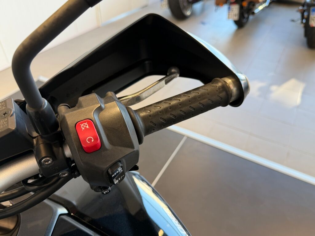 Triumph TIGER 2012 Musta