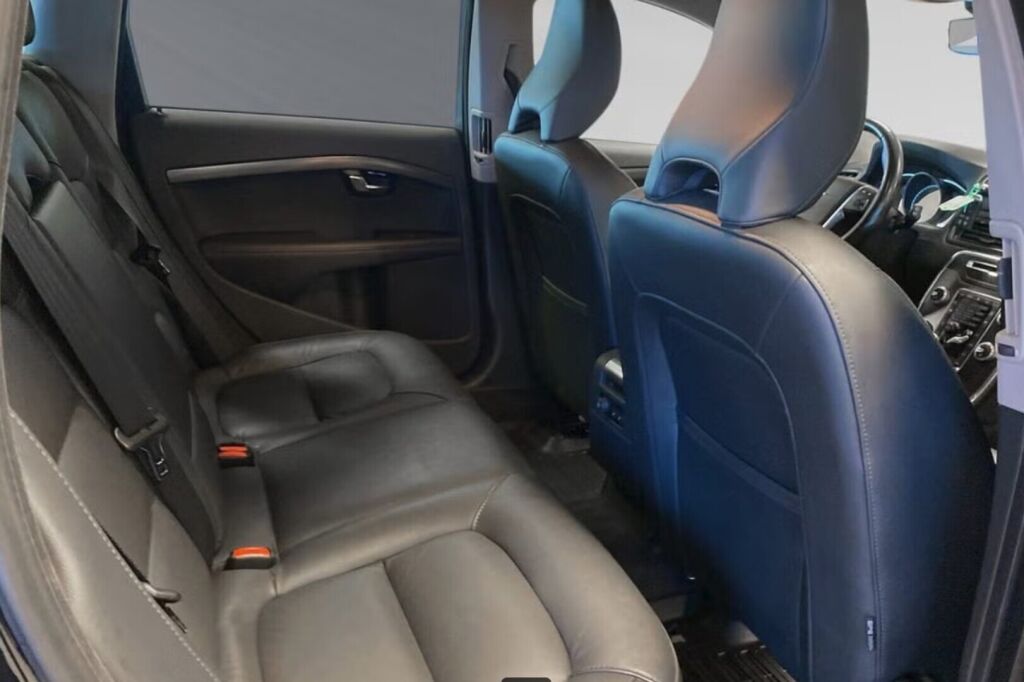 Volvo V70 2016 Sininen