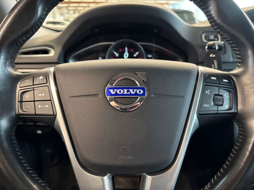 Volvo V70 2016 Sininen