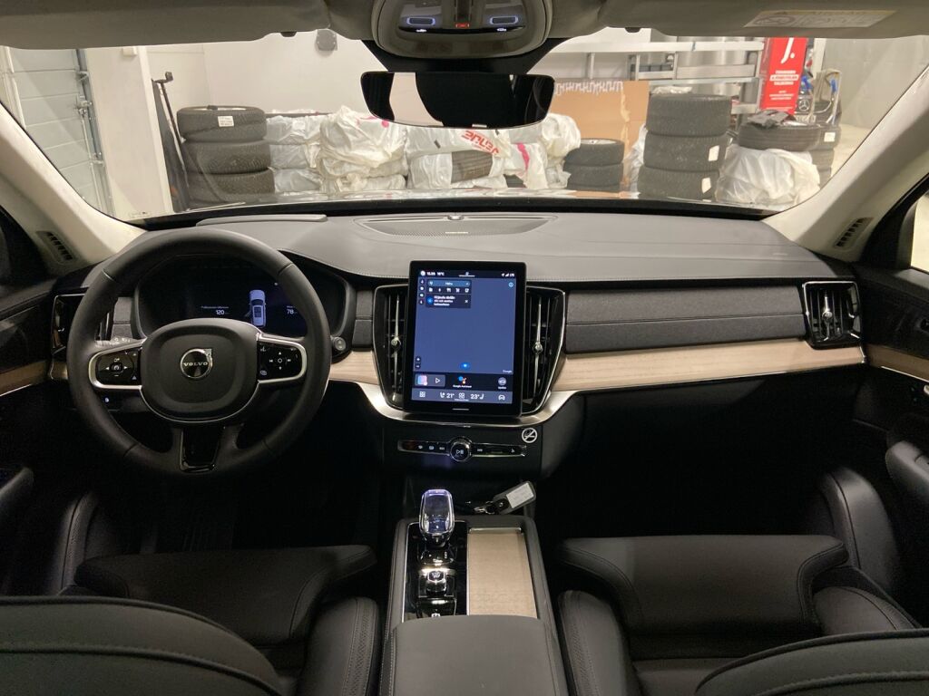 Volvo XC90 2025 