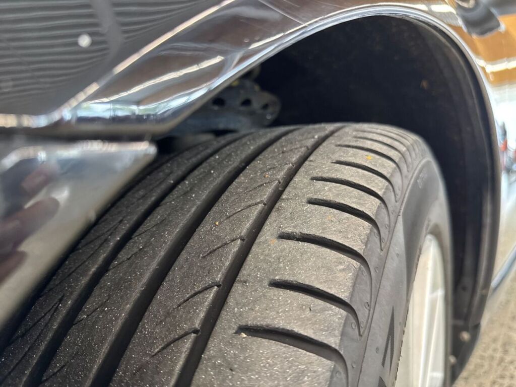 Volvo V70 2016 Musta