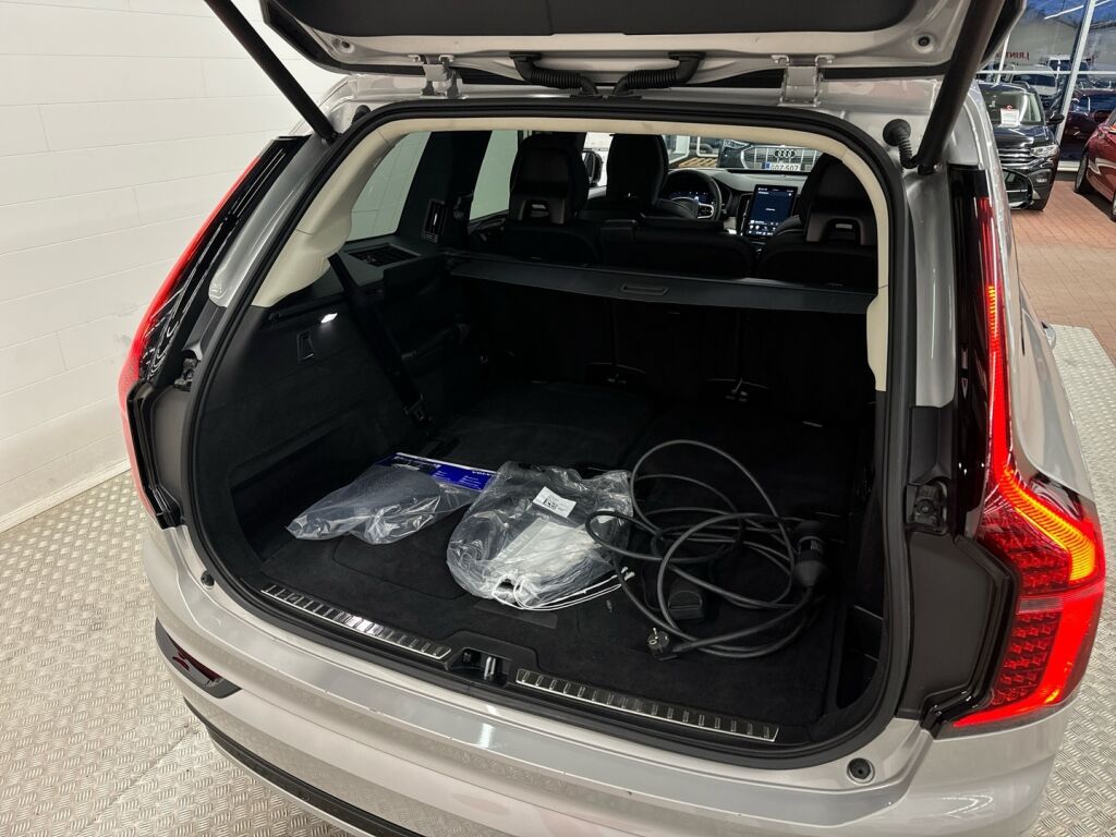 Volvo XC90 2025 Metalli harmaa