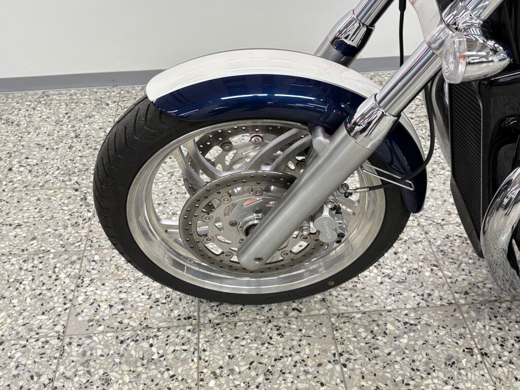 Triumph Thunderbird 2010 moniväri