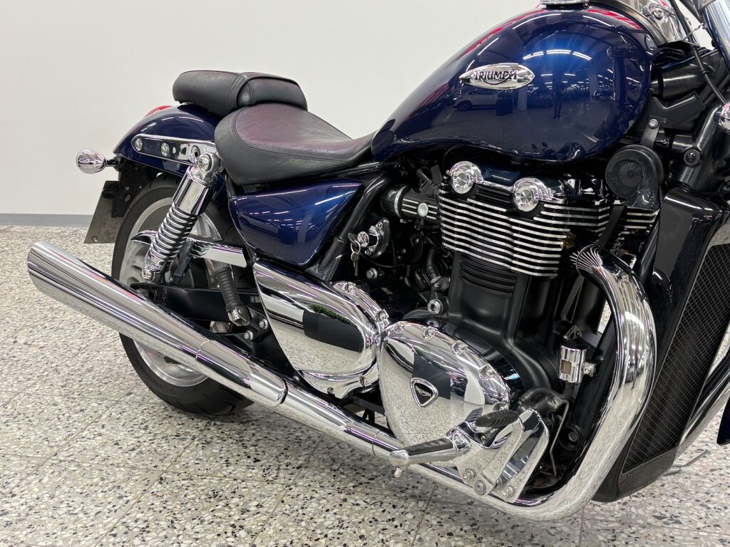 Triumph Thunderbird 2010 moniväri