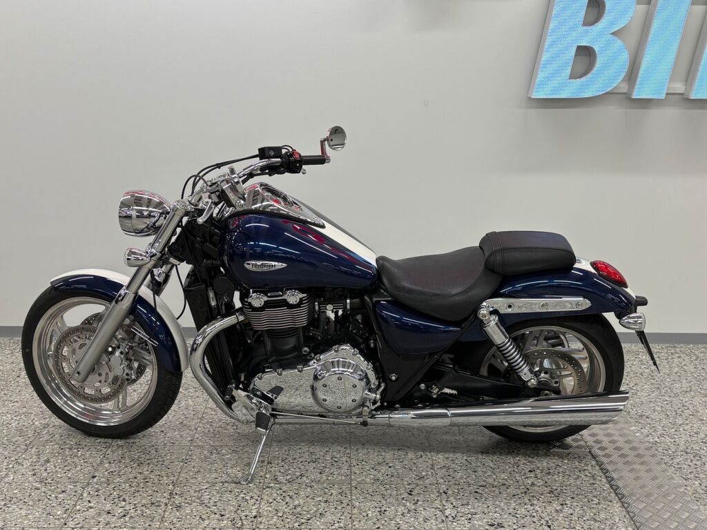 Triumph Thunderbird 2010 moniväri