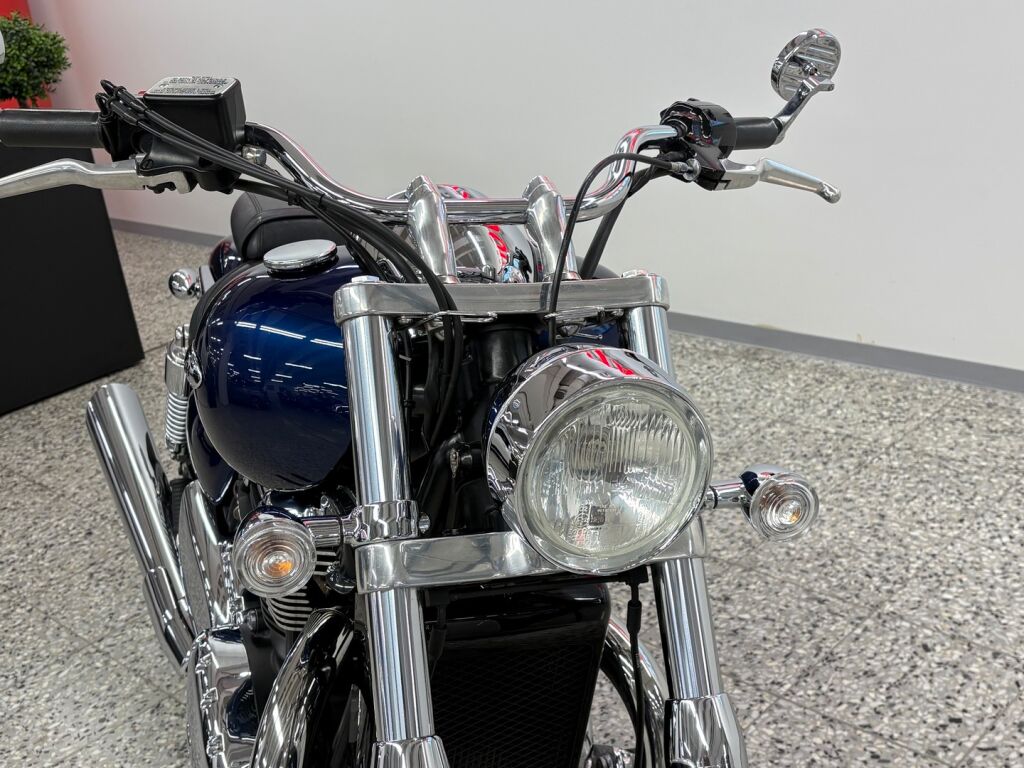 Triumph Thunderbird 2010 moniväri