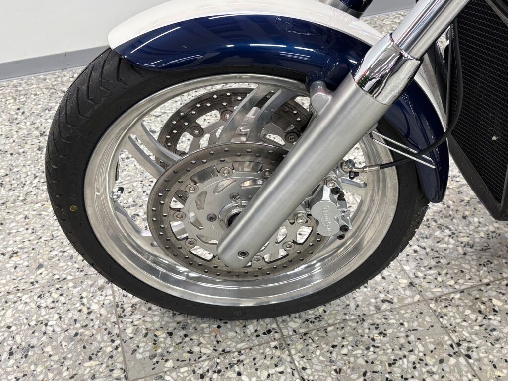 Triumph Thunderbird 2010 moniväri