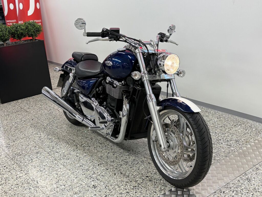 Triumph Thunderbird 2010 moniväri